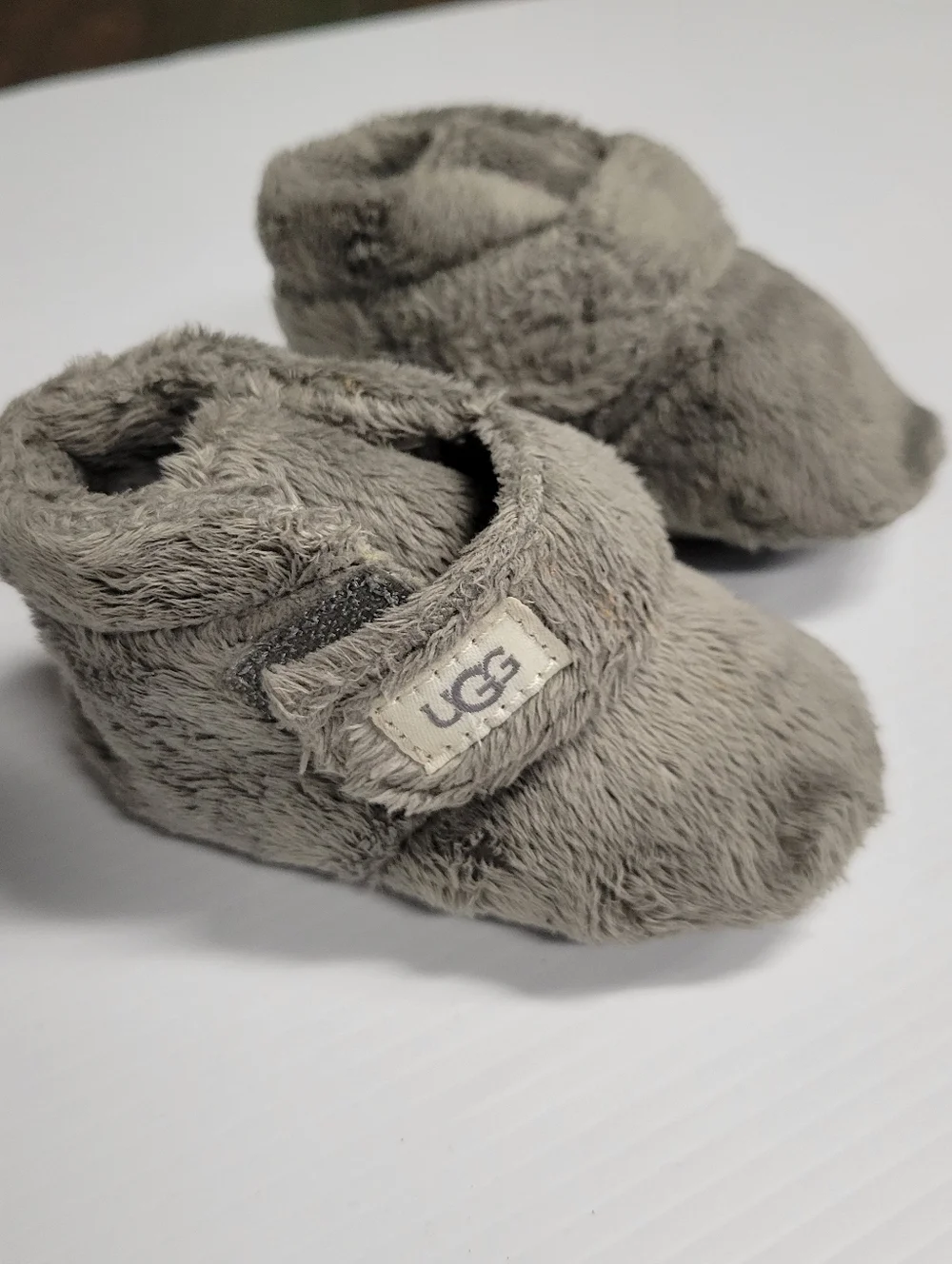 UGG Baby Bixbee Charcoal Grey Faux Fur Booties Size 2/3 Infant Slippers